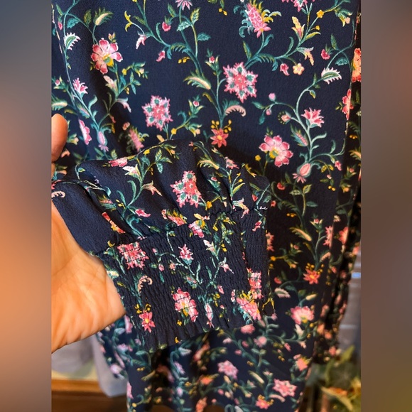 41 Hawthorn Navy floral long ruched cuffed sleeves blouse Size 1X - Picture 4 of 8